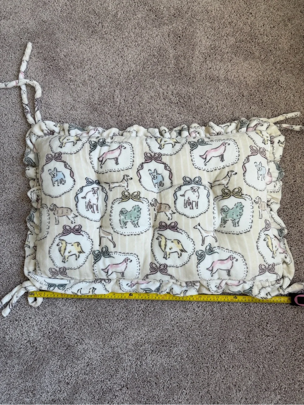 plush pet lounger
